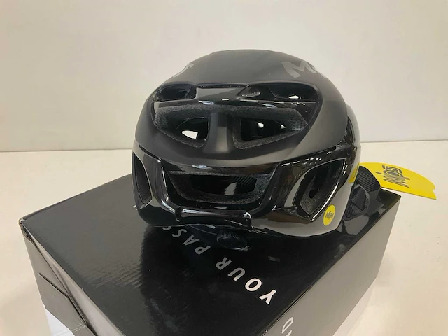 Met rivale fietshelm maat s - afbeelding 3 van  4