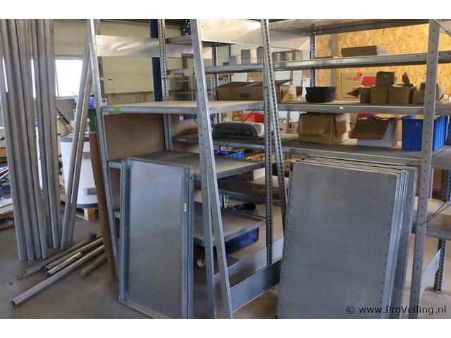 Meta stelling (gedemonteerd) 3 staanders & 14 platen - afbeelding 1 van  5