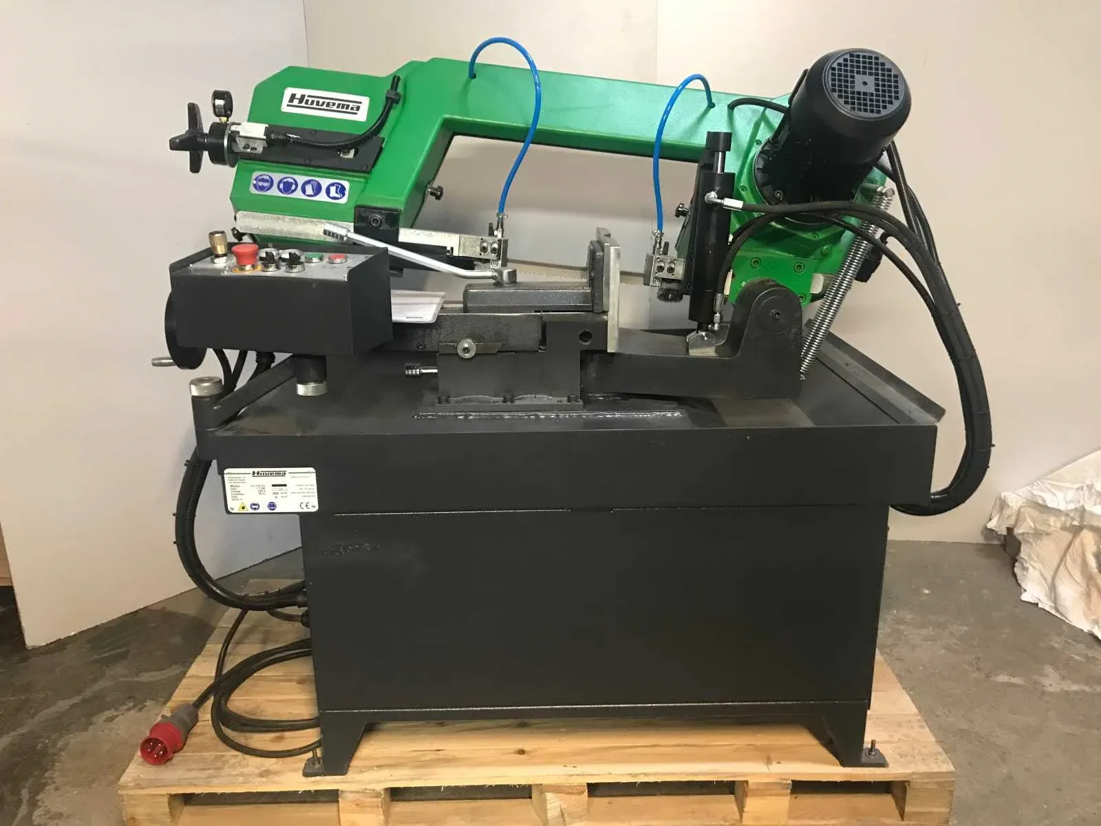 Metaal- en houtbewerkingsmachines
