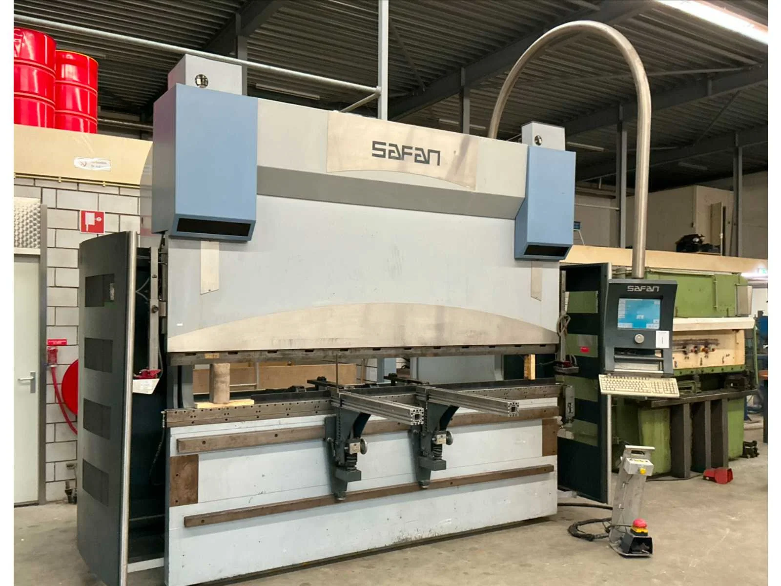 Metaal- en houtbewerkingsmachines
