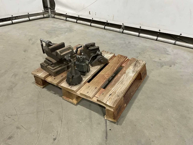 Metaal bewerking materiaal - afbeelding 1 van  7