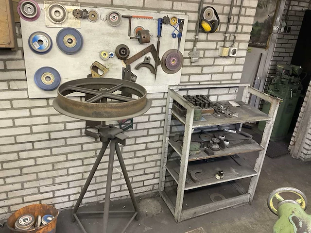 Metaal slijp werkplaats inventaris - afbeelding 26 van  53