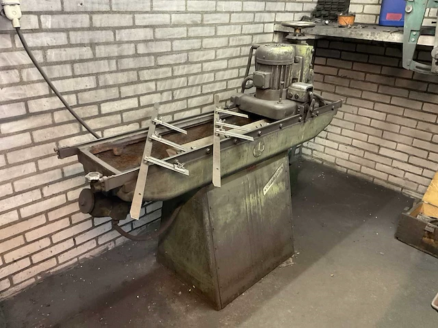 Metaal slijp werkplaats inventaris - afbeelding 32 van  53