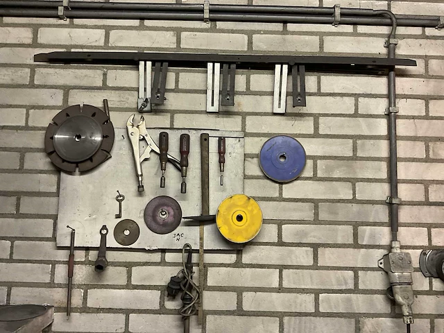 Metaal slijp werkplaats inventaris - afbeelding 39 van  53