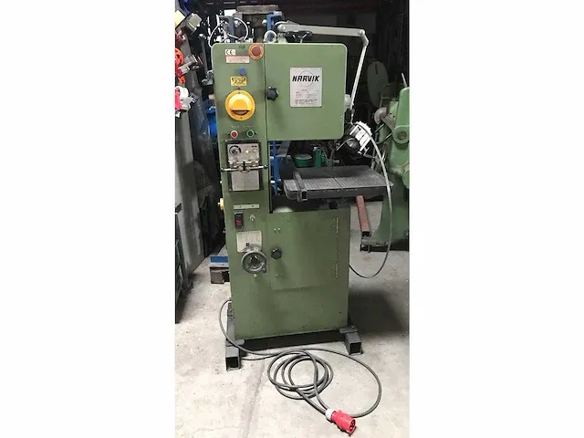 Metaal verticale lintzaagmachine - afbeelding 2 van  7