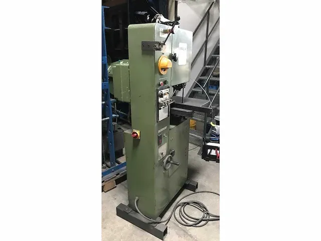 Metaal verticale lintzaagmachine - afbeelding 3 van  7
