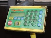 Metaalafkortzaag bewo met automatische aan- / afvoertafel met tigerstop. totale lengte ca. 975 cm. - afbeelding 5 van  6