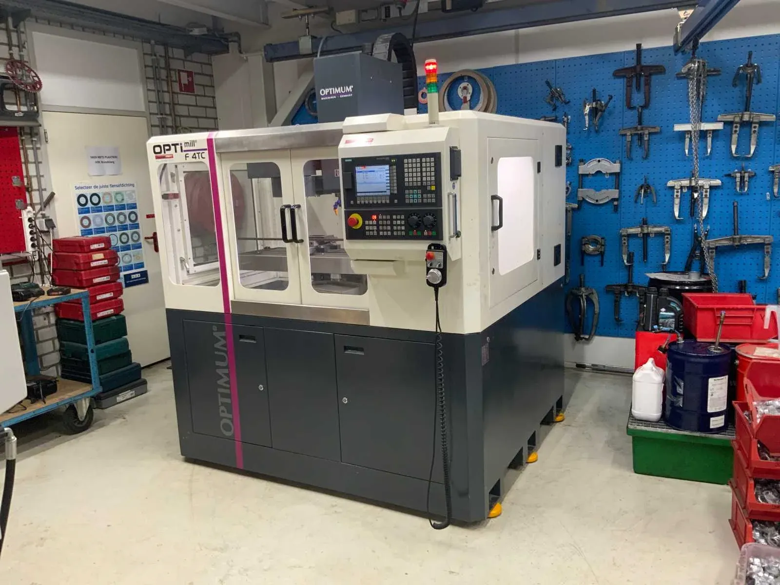 Metaalbewerkingsmachines en industriële onderdelen