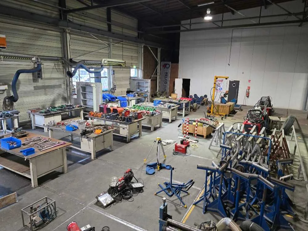 Metaalbewerkingsmachines en toebehoren wegens stopzetting productieactiviteit relco b.v.