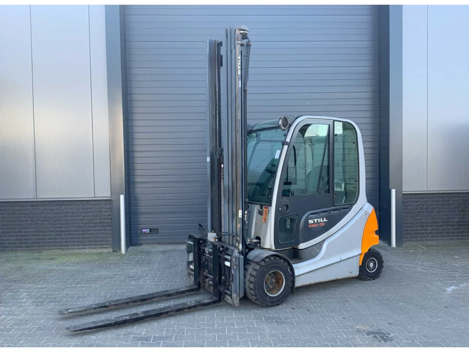 Metaalbewerkingsmachines, heftrucks, bouwmachines en gereedschappen