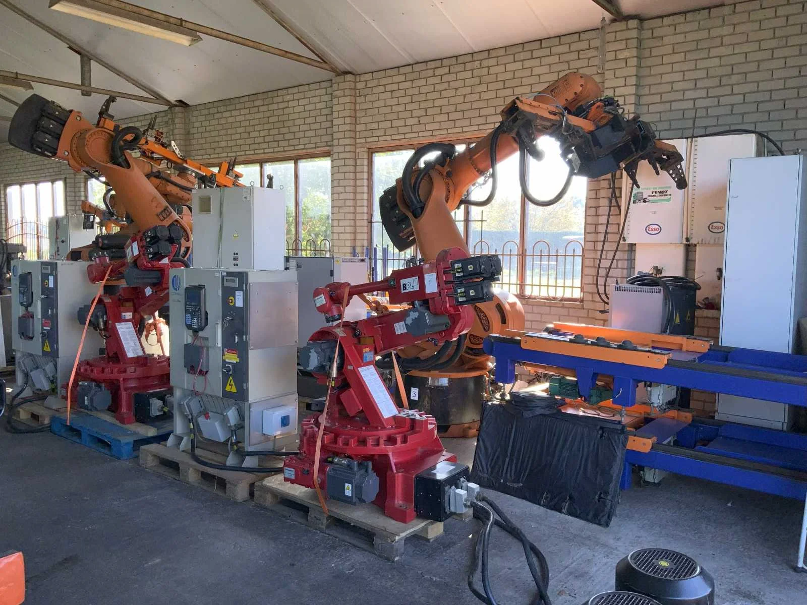 Metaalbewerkingsmachines, houtbewerkingsmachines, lasrobots en toebehoren