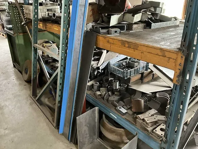 Metaalvoorraad en stelling - afbeelding 11 van  21