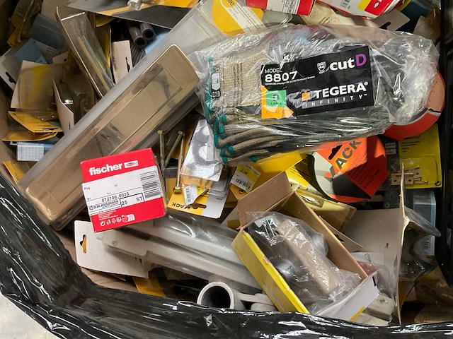 Metabo, fischer, yale, mack, teheran mixpallet bouwmaterialen - afbeelding 2 van  8