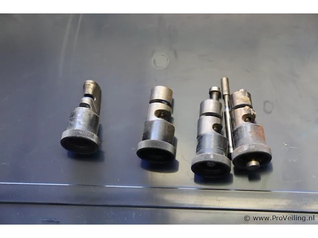 Metabo haakse slijper type we-9-125 quick & bosch knabbelschaar type gn 2,0 - afbeelding 6 van  6