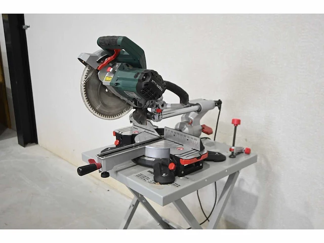 Metabo kgs 254m afkortcirkelzaagmachine met zaagtafel - afbeelding 2 van  5