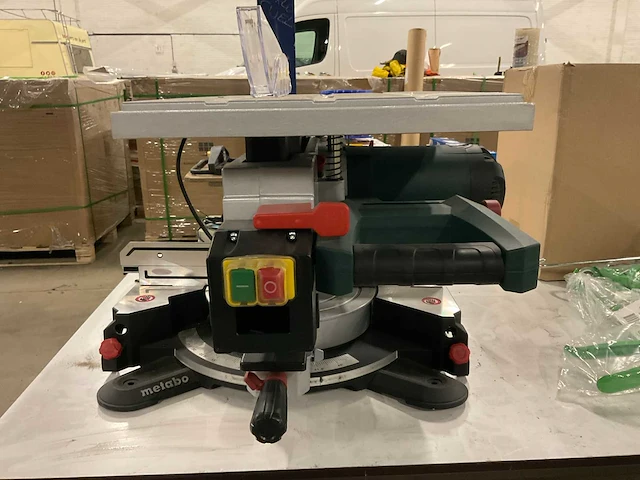 Metabo kgt 305 m afkortzaag - afbeelding 3 van  4
