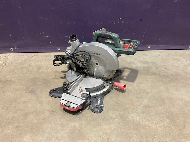 Metabo ks 216 m afkort-/ verstekzaag - afbeelding 1 van  3
