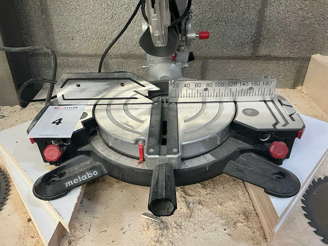 Metabo ks 216 m afkortcirkelzaagmachine - afbeelding 4 van  7