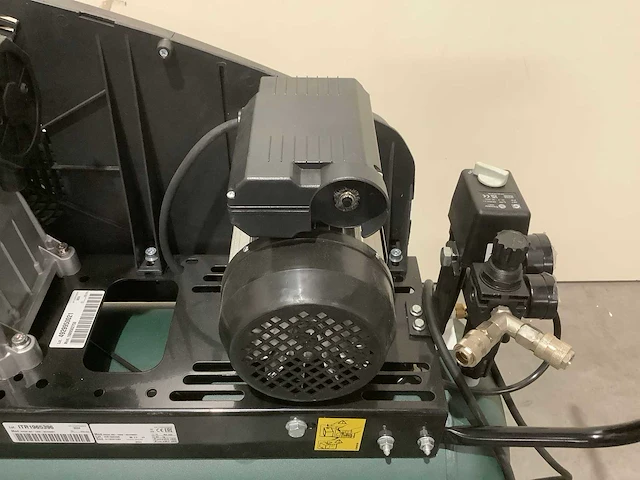 Metabo pneumatische compressor mega 350-100 w 90 l 10 bar - afbeelding 4 van  8