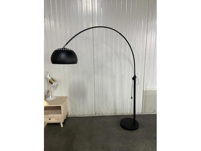 Metal bow booglamp - zwart, zuiver - afbeelding 3 van  4