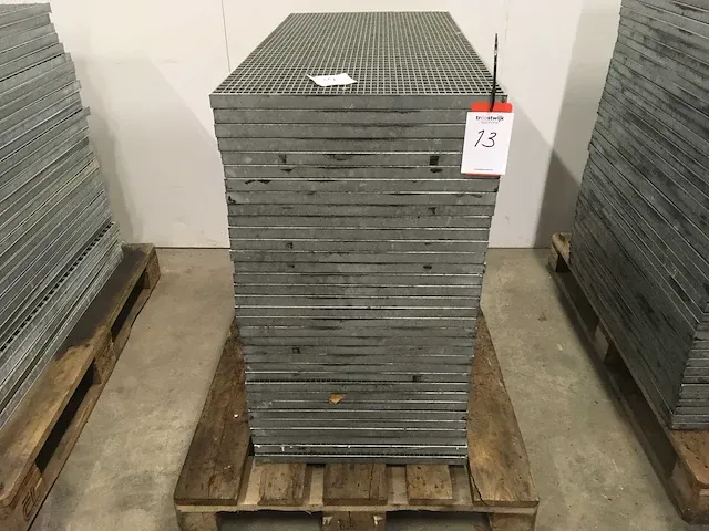 Metal grid floor plates (34x) - afbeelding 2 van  4