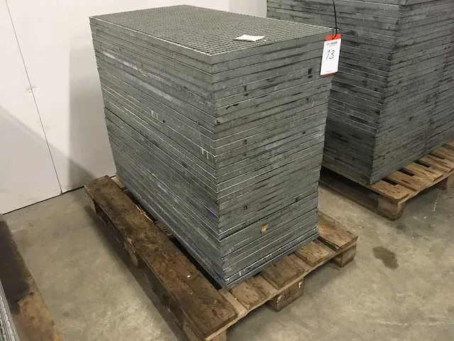 Metal grid floor plates (34x) - afbeelding 3 van  4