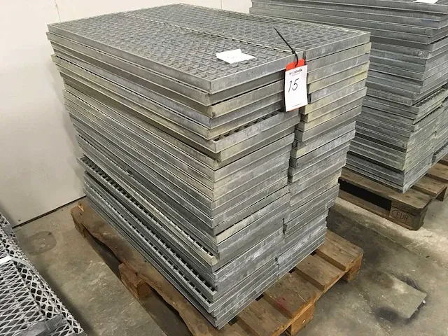 Metal grid floor plates (60x) - afbeelding 3 van  4