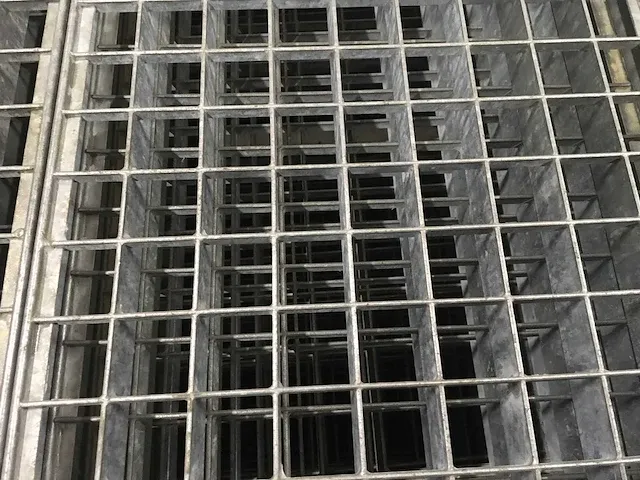 Metal grid floor plates (60x) - afbeelding 4 van  4