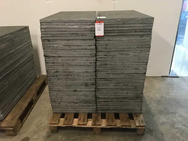 Metal grid floor plates (82x) - afbeelding 2 van  4