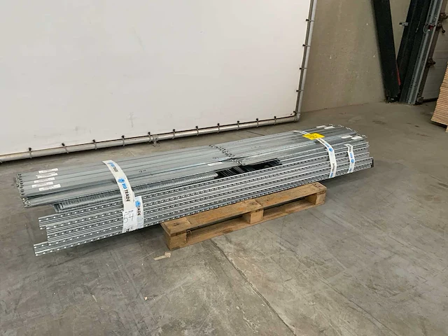 Metal-sistem legbordstelling 4x12 - afbeelding 1 van  10