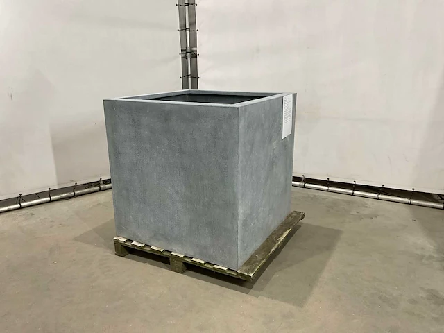Metalen bloembak 100x100 cm - afbeelding 1 van  7