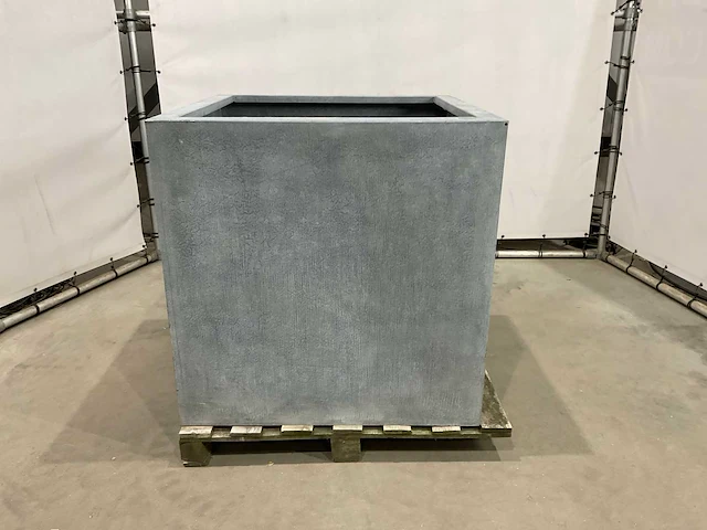 Metalen bloembak 100x100 cm - afbeelding 3 van  7