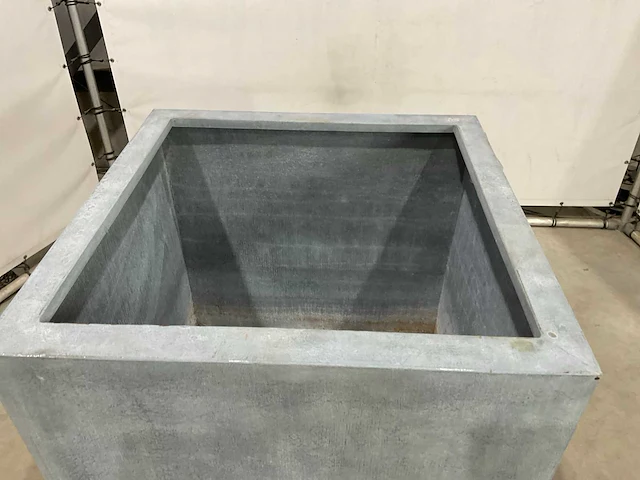 Metalen bloembak 100x100 cm - afbeelding 4 van  7