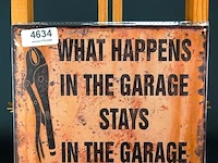 Metalen bord what happens - afbeelding 1 van  1