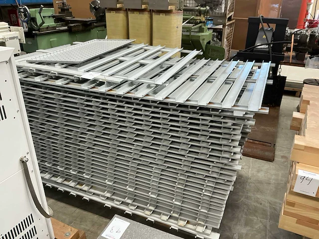 Metalen frame (20x) - afbeelding 1 van  7
