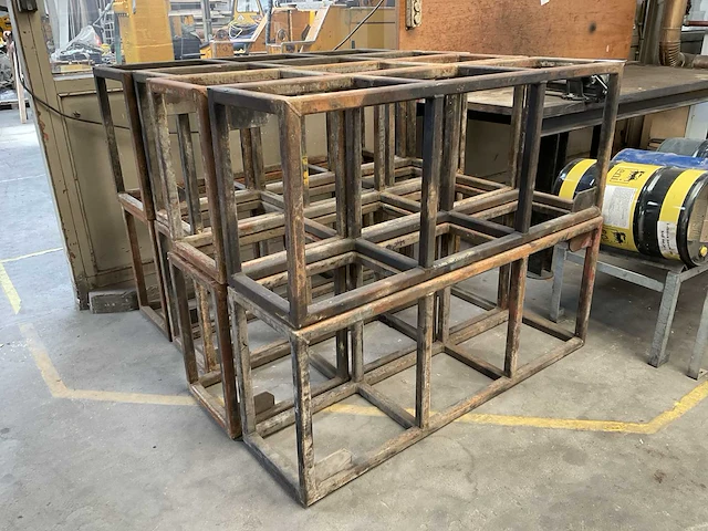 Metalen frame (8x) - afbeelding 1 van  3