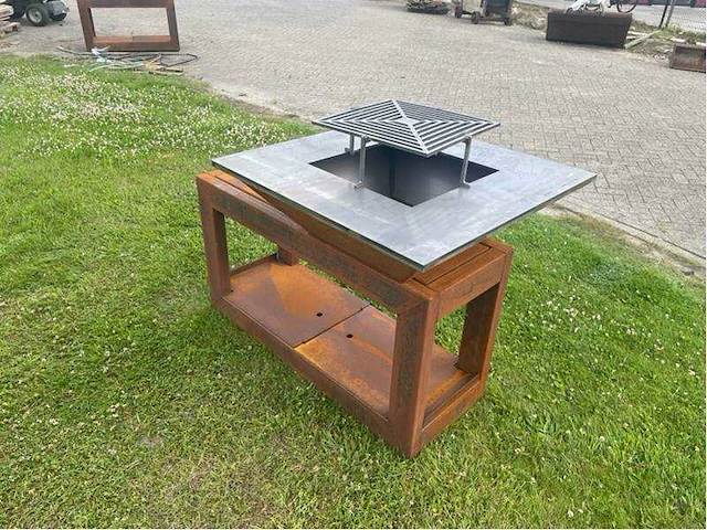 Metalen houtgestookte bbq - afbeelding 13 van  14