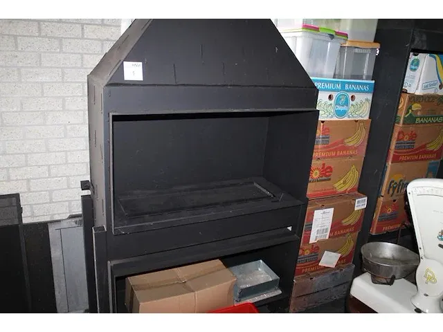Metalen inbouw gaskachel 113 x 45 x 204 cm en haardopening 100 x 51 cm met metalen inbouwkast voor houtopsl... - afbeelding 1 van  6