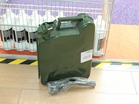 Metalen jerrycan met schenktuit 10l - afbeelding 1 van  2