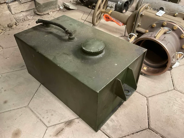 Metalen jerrykan - afbeelding 2 van  2