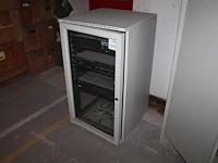 Metalen kast met tuner, coolingsystem en controllingsystem. afmeting 58 x 60 x 103 cm - afbeelding 1 van  3