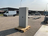 Metalen kast - afbeelding 1 van  3