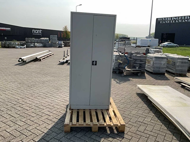 Metalen kast - afbeelding 3 van  3