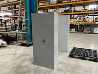 Metalen kast - afbeelding 1 van  6