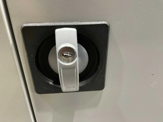 Metalen kast - afbeelding 6 van  6