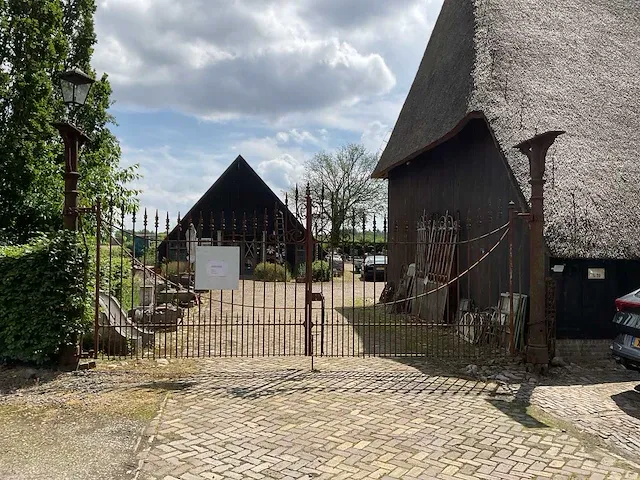 Metalen kasteel tuinpoort - afbeelding 1 van  11