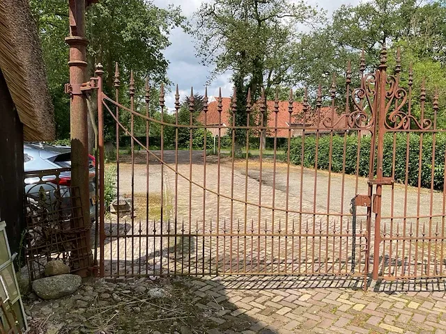 Metalen kasteel tuinpoort - afbeelding 5 van  11