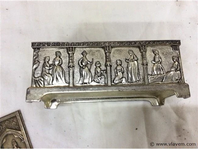 Metalen kistje - afbeelding 3 van  3