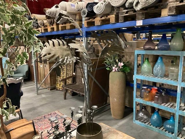 Metalen kunstplant met pot - afbeelding 1 van  4