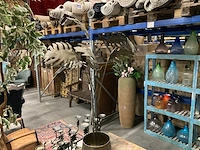 Metalen kunstplant met pot - afbeelding 1 van  4